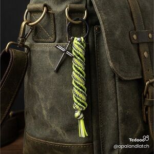 Neon bolt Men’s Keychain